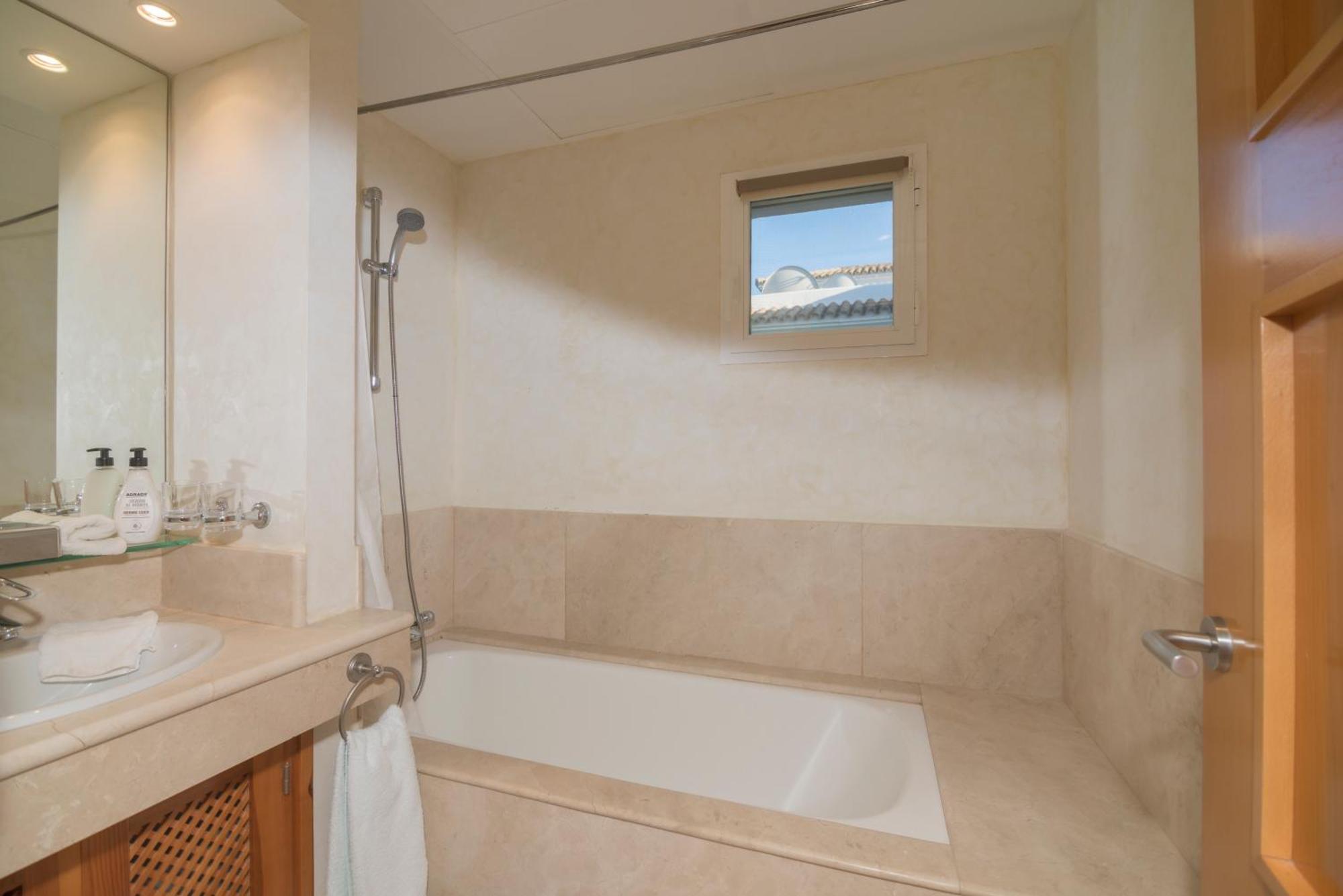 Resort Villas Andalucia Benalup-Casas Viejas ภายนอก รูปภาพ